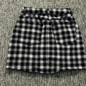 high rise pink and black zip up checkered skirt